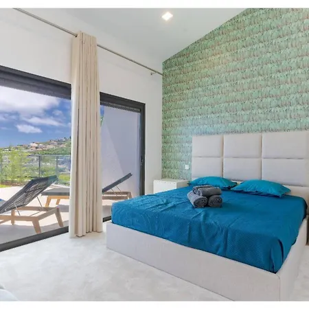 The Pool House In Ponta De Sol * Funchal (Madeira)