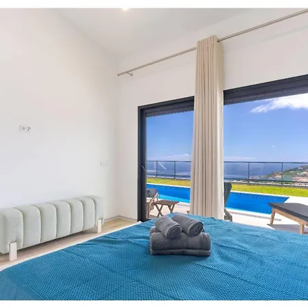 The Pool House In Ponta De Sol *